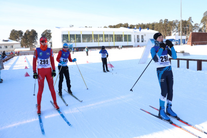 Областной этап Всероссийских соревнований по лыжным гонкам среди школьных команд на призы газеты "Пионерская правда" 