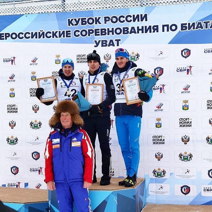 Евгений Идинов выиграл спринт Кубка России по биатлону в Увате.